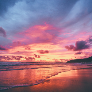 喜欢被多个男人咬奶头正常吗
